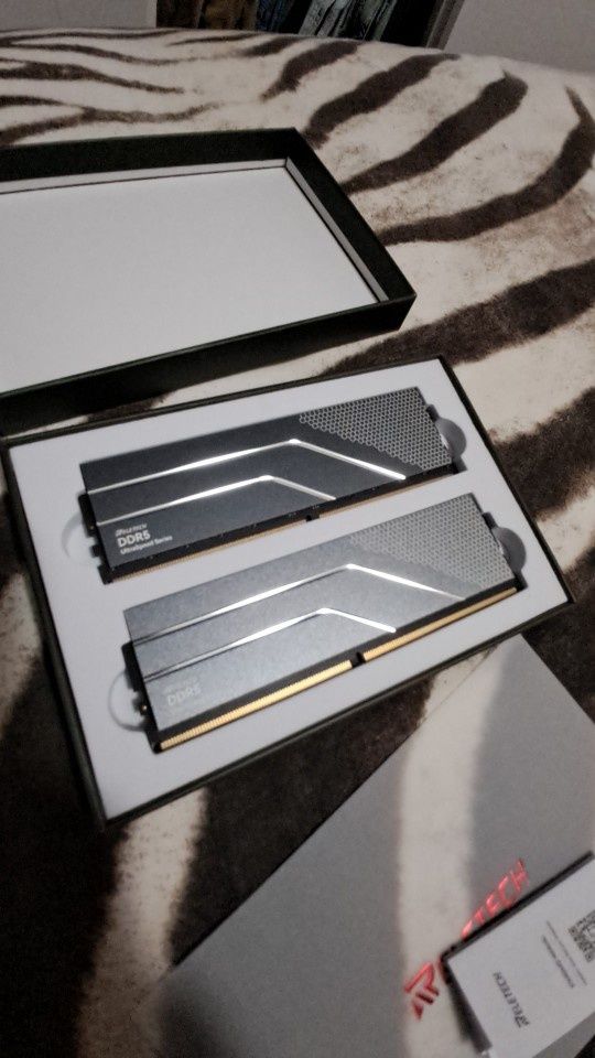 DDR5 32gb (16x2) 6000mhz від reletech нова