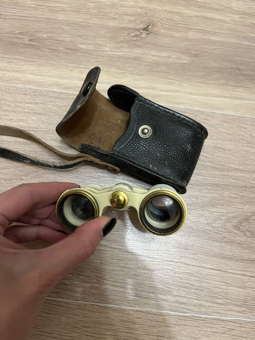 Бинокль театральный