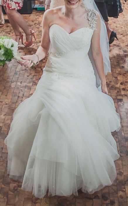 Suknia ślubna Agora - kryształki Swarovski koronka zwiewna, lekka