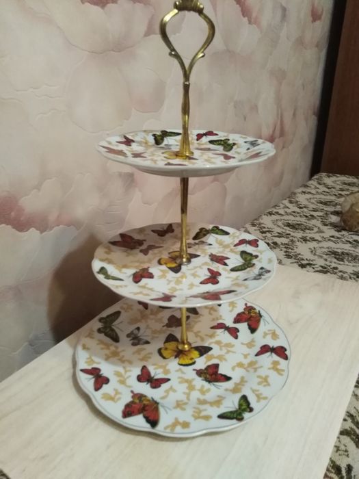 Подставка трехярусная под фрукты
