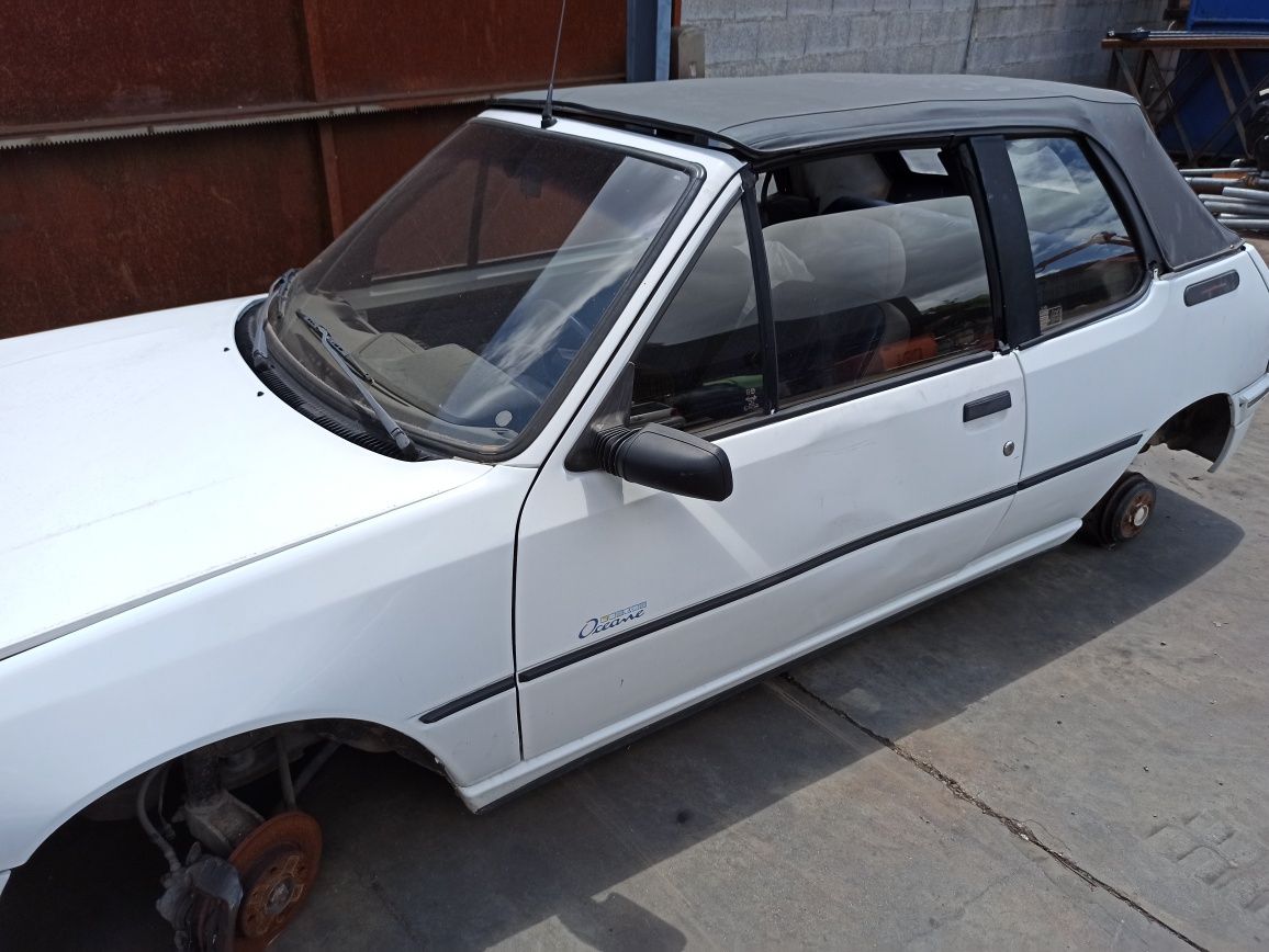 Peugeot 205 CJ Cabrio para vender ás peças