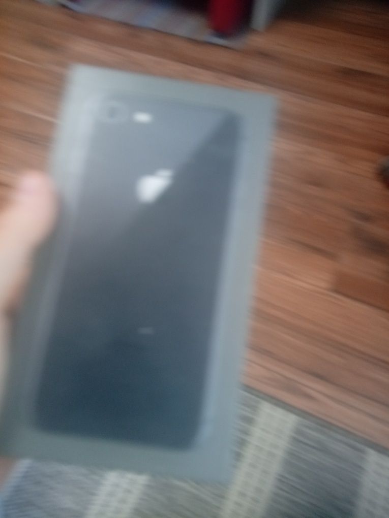 Iphone 8 czarny z pudełkiem
