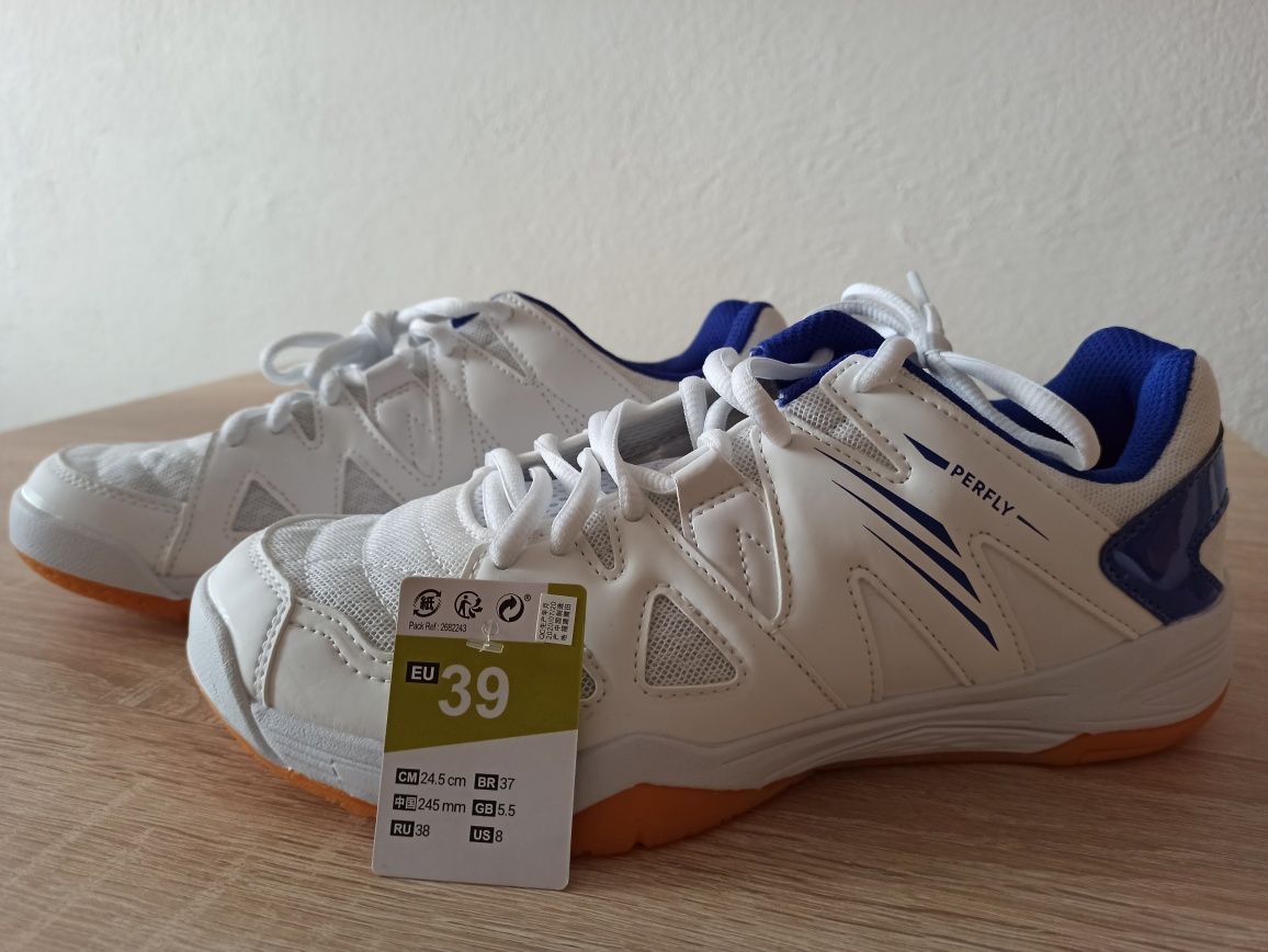 Buty sportowe DECATHLON (dł.wkł.24,5cm) NOWE