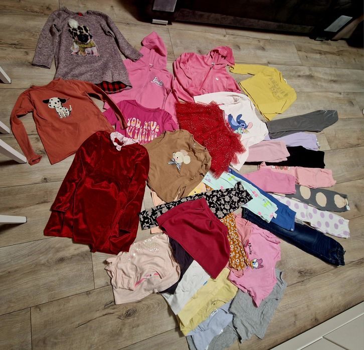 Zestaw 34 ubrań dla dziewczynki rozm 134-140