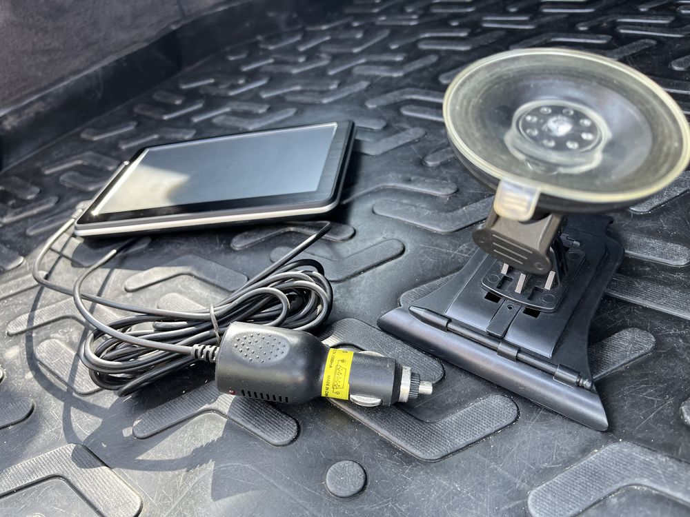 Продам GPS навигатор