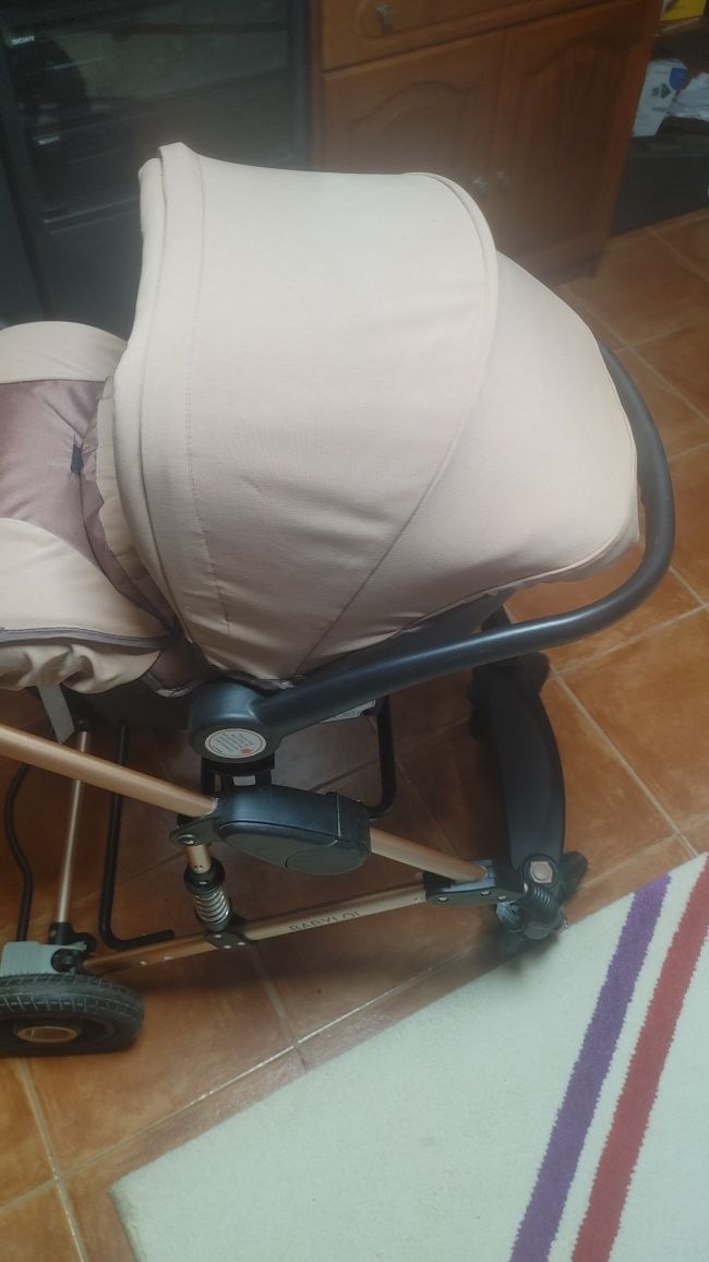 Carrinho de bebe novo