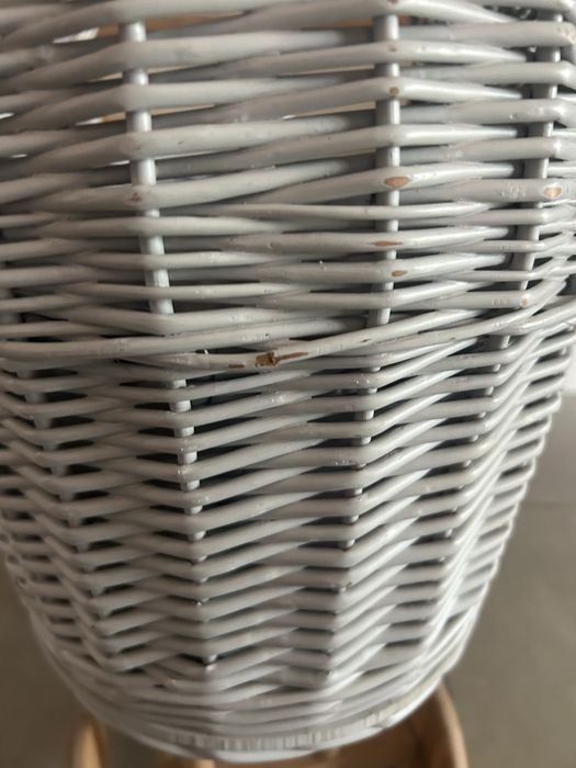 Wozek dzieciecy wiklinowy stan wizualny dobry.