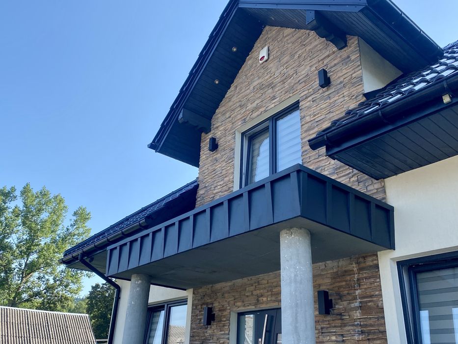 Obróbki okucia blacharskie parapety rąbek  attyka