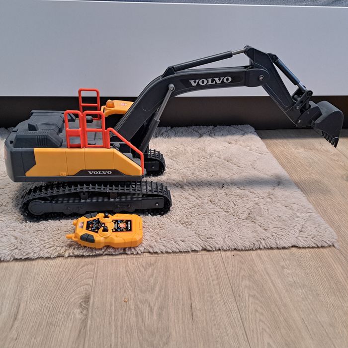 Koparka VOLVO - zdalnie sterowana