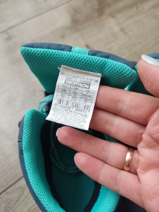 Черевики, кросівки, трекінгові, французької фірми QUECHUA 37 розмір