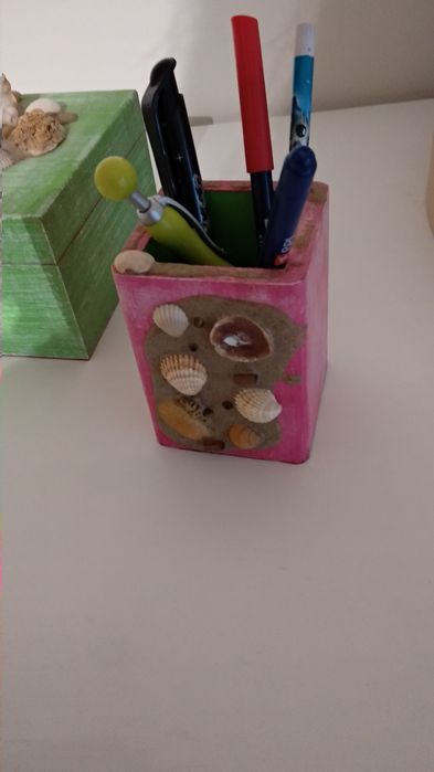 Conjunto caixa e suporte canetas