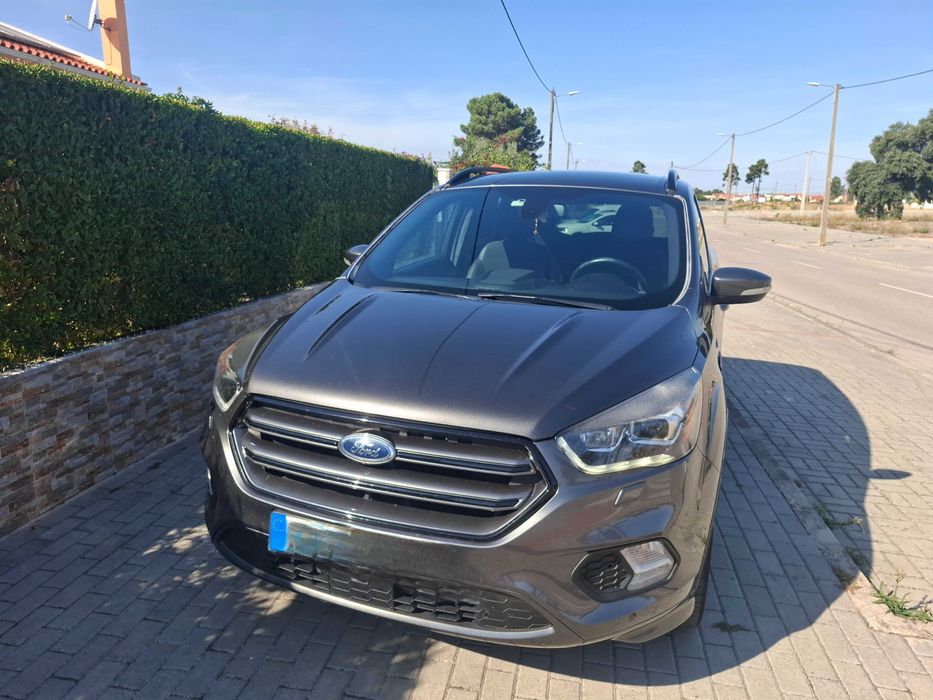 FORD KUGA 1.5 TDCi ST Line (Full extras)