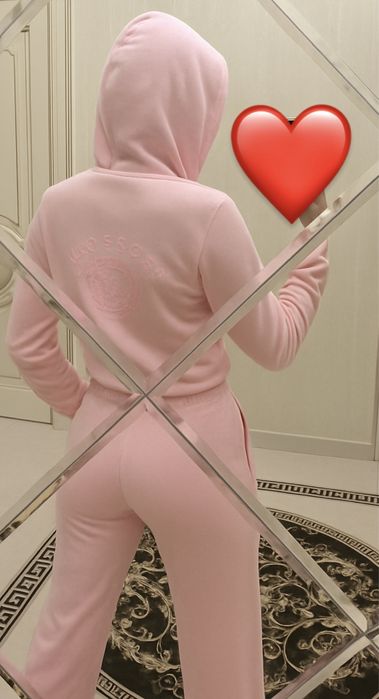 Женский новый костюм