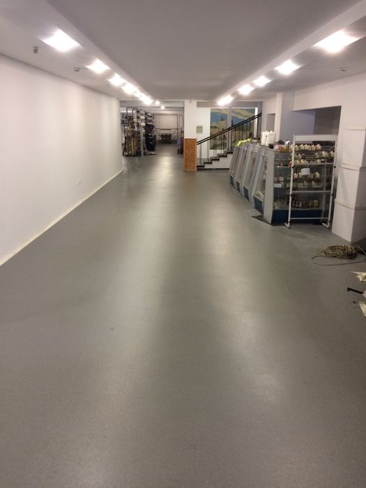 Клінінг, прибирання приміщень, миття підлоги.