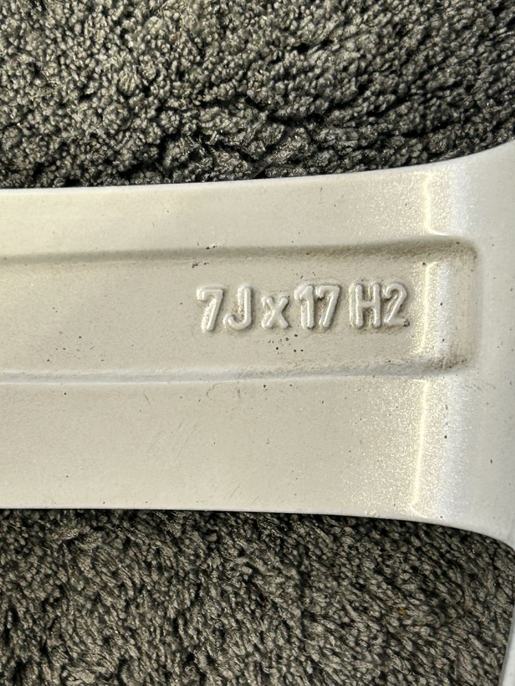 Felgi aluminiowe Skoda Octavia 3 5x112 ET49 7,0 17