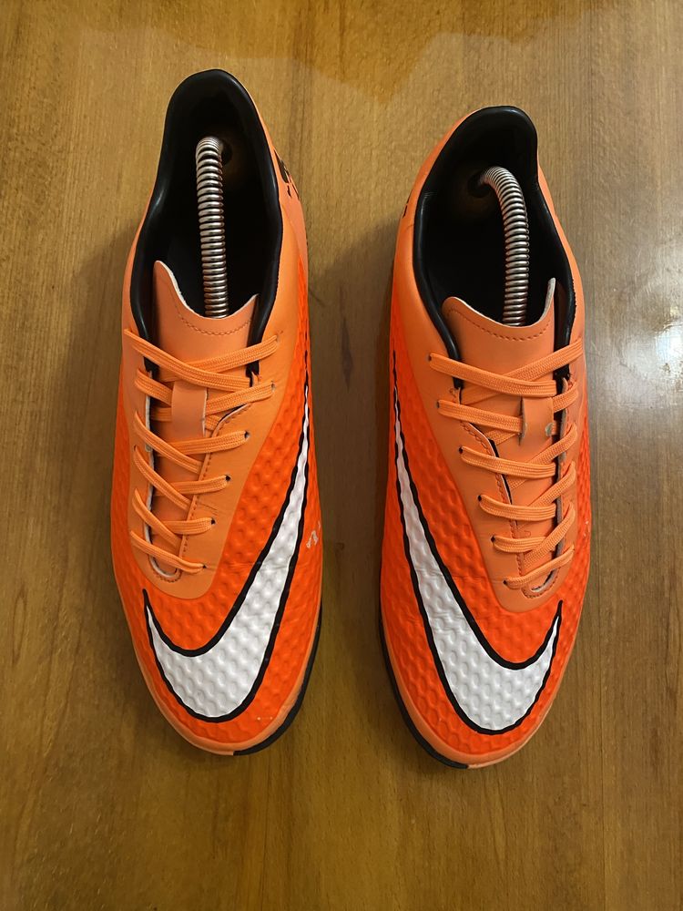 Футзалки сороконожки Nike HyperVenom Phelon