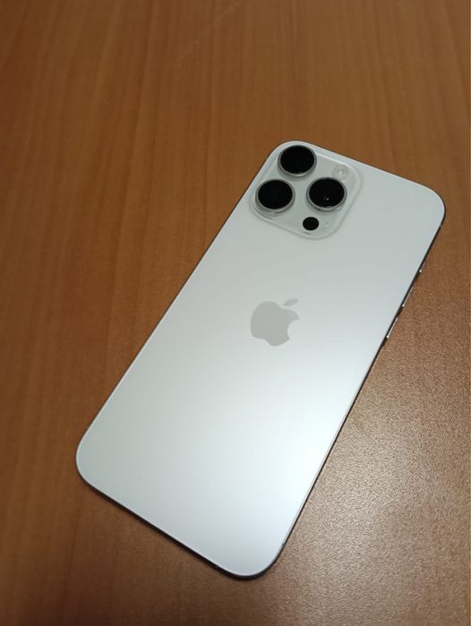 Iphone 16 pro max como novo