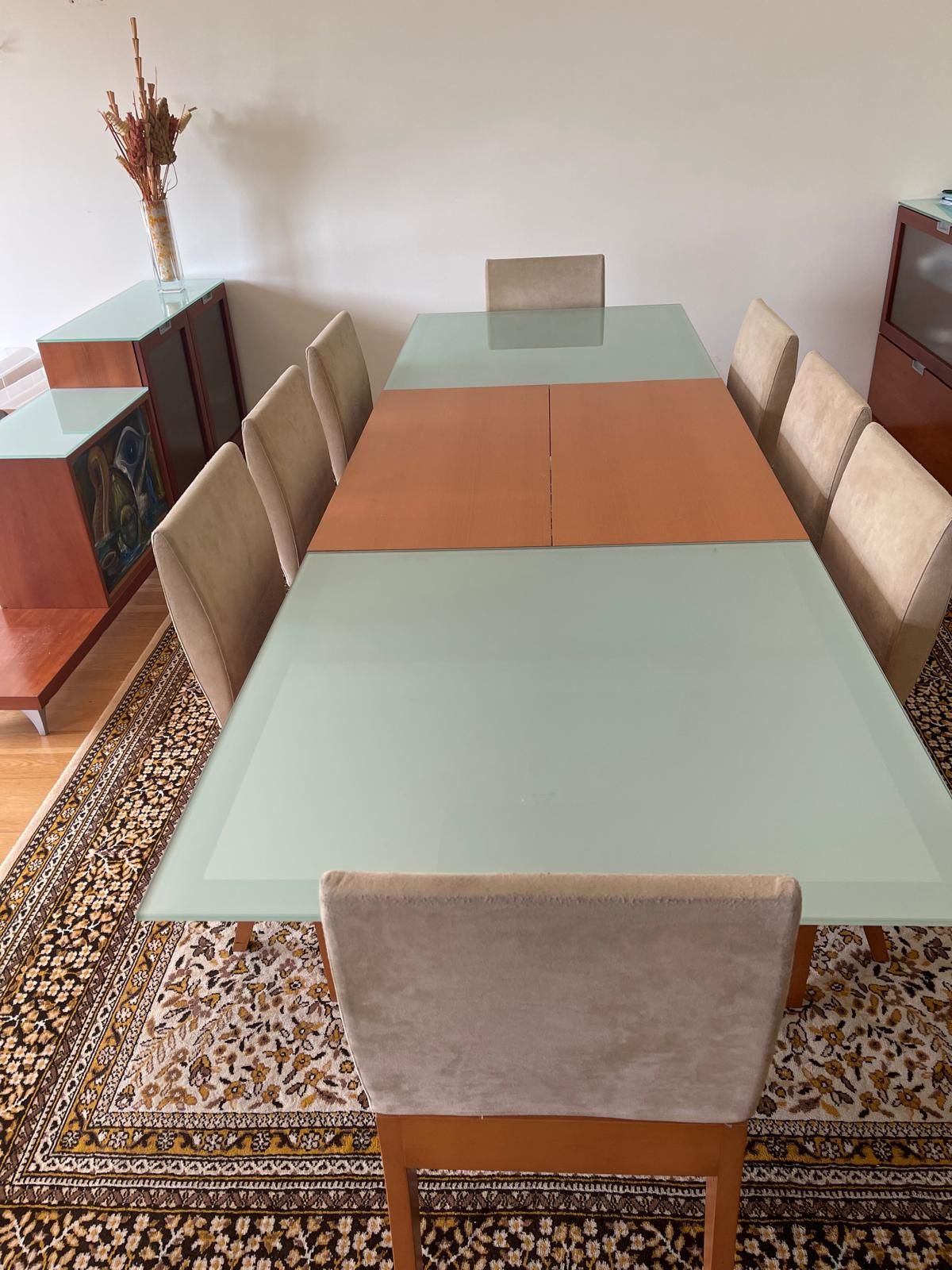 Mesa extensível com 8 cadeiras