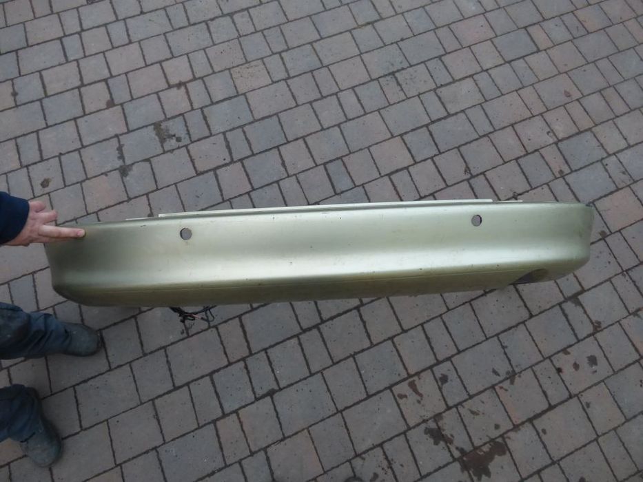 TOYOTA AVENSIS T22 KOMBI 1998- ZDERZAK TYŁ TYLNY