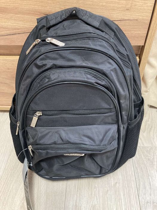 Продам нові рюкзаки.