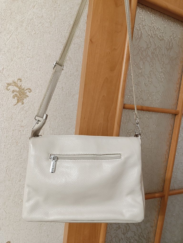 Продам шкіряну сумочку