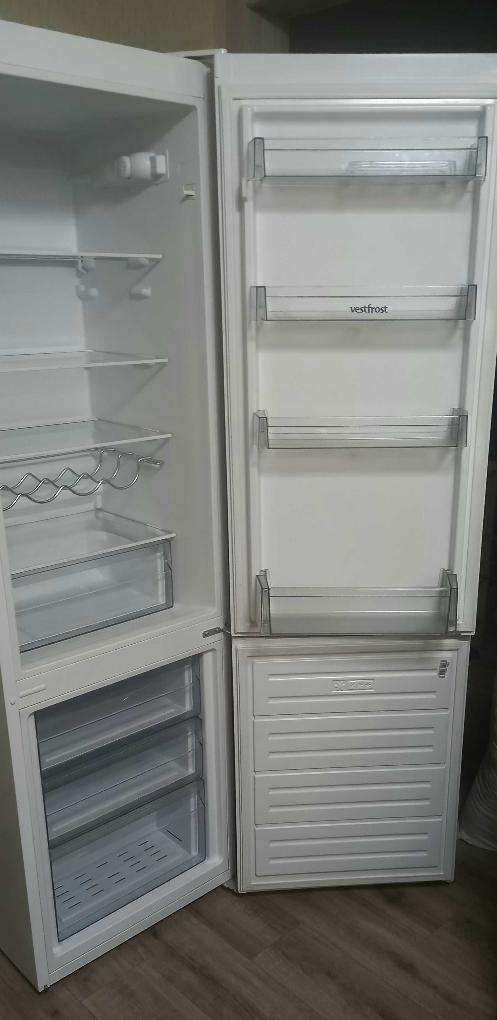 Новый холодильник Вестфрост