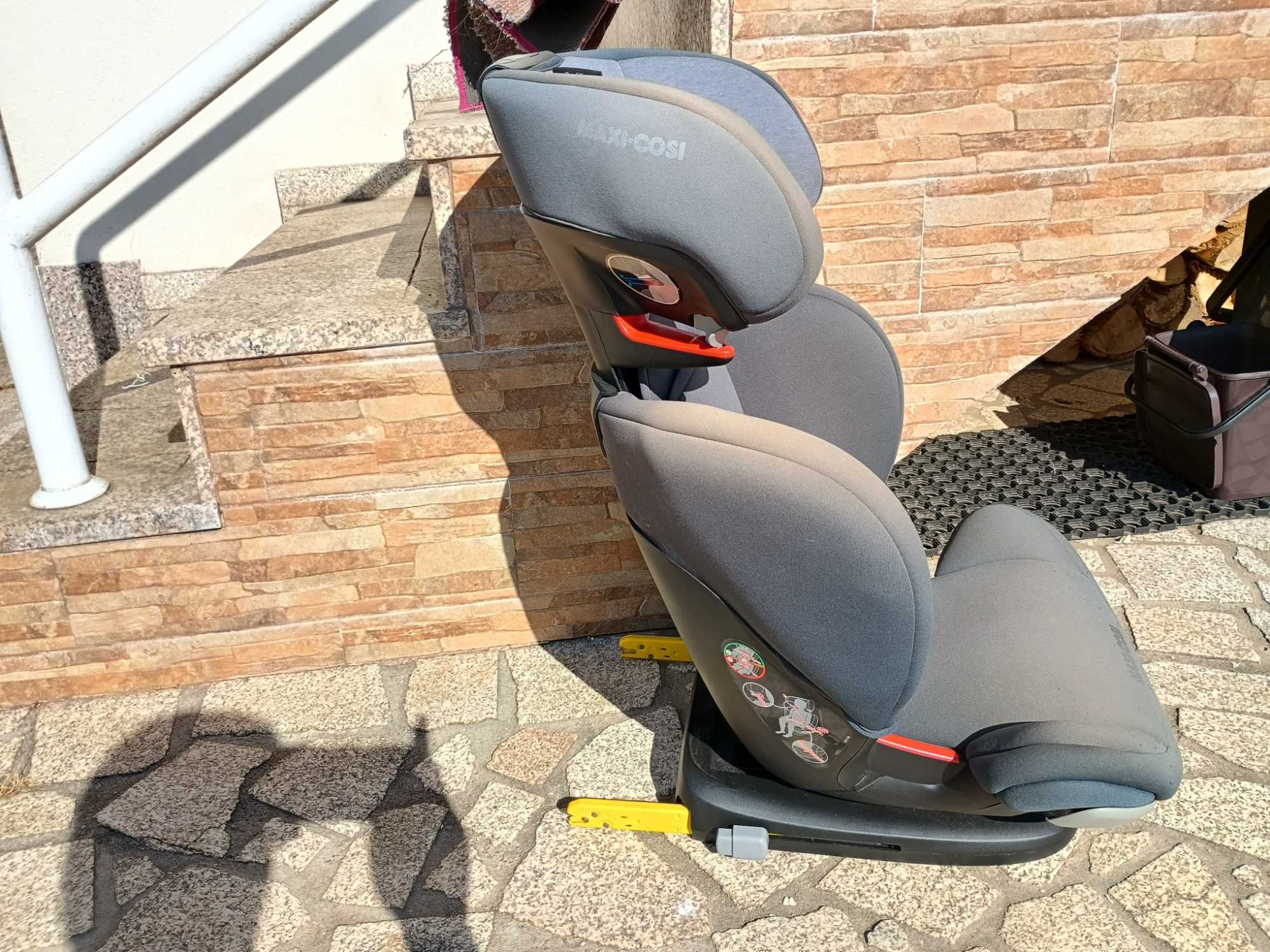 cadeira auto isofix Maxi Cosi RodiFix AirProtect