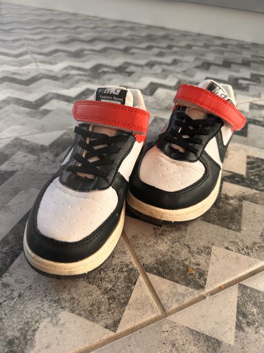 Продам кросівки унісекс