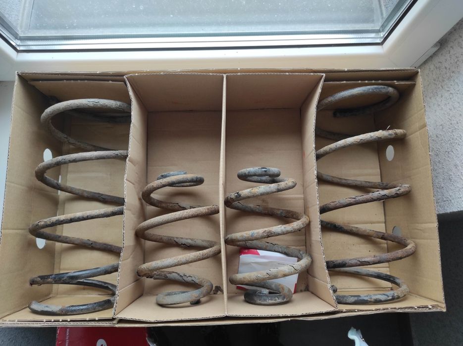 Пружини з BMW e36 Compact е36 компакт