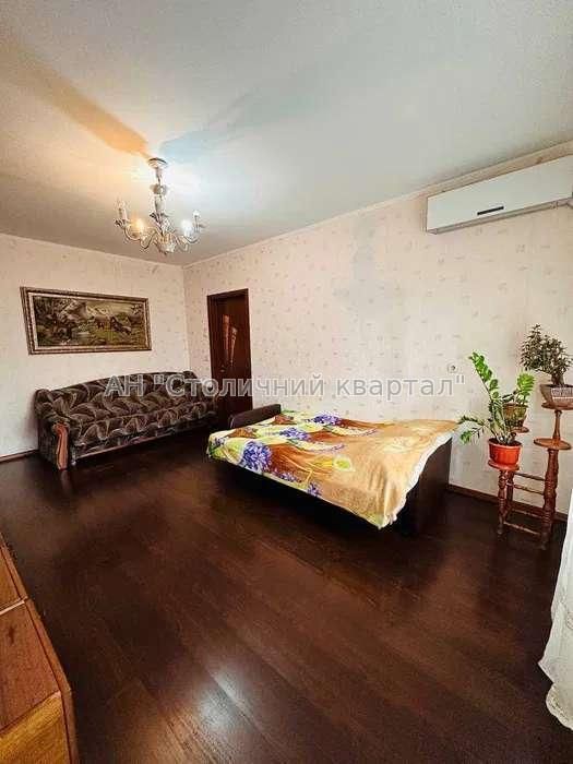 Продаж 2к квартири вул.О.Бальзака-61,Троєщіна