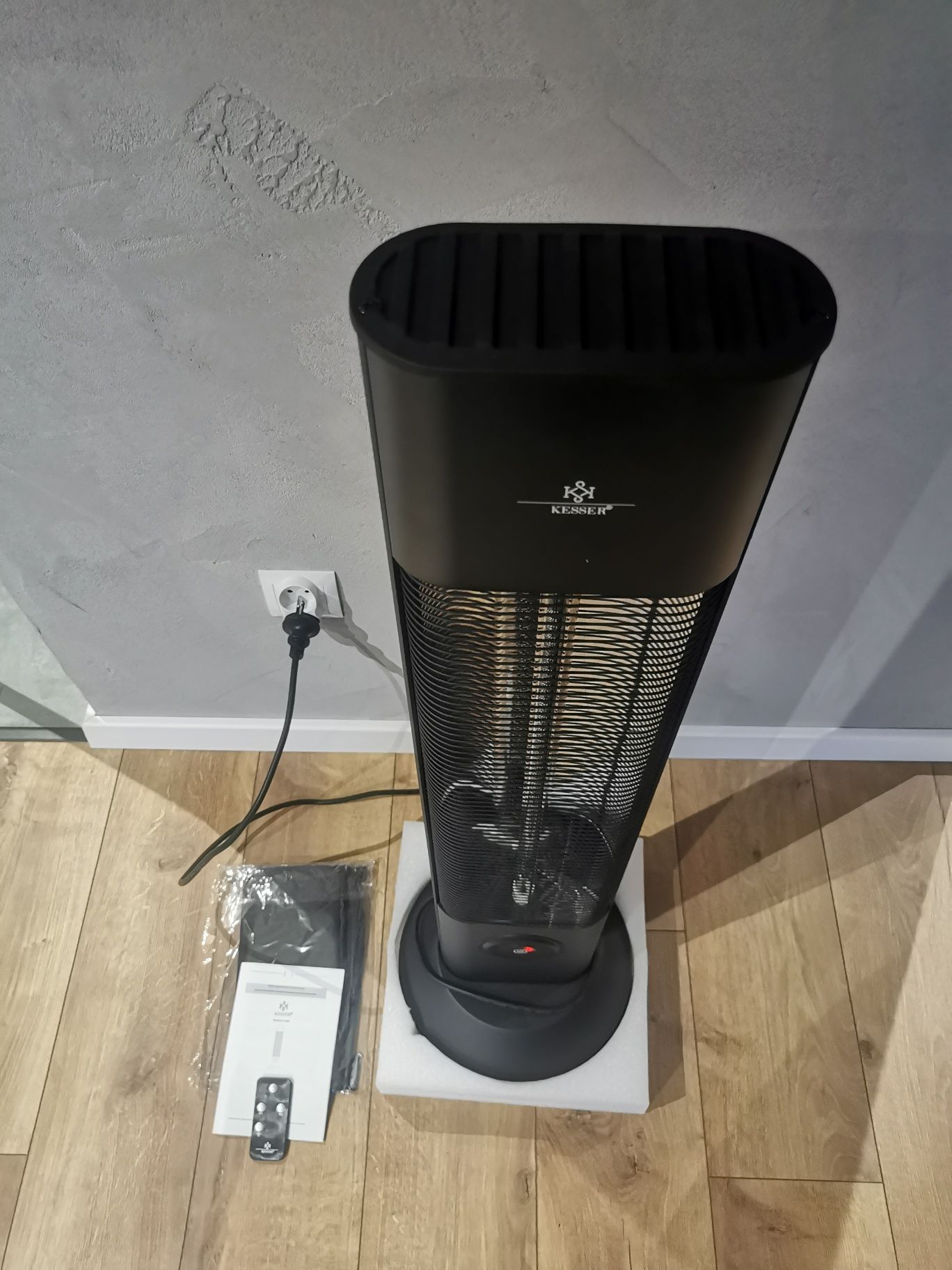 Stojacy grzejnik na podczerwień 2000w Kesser