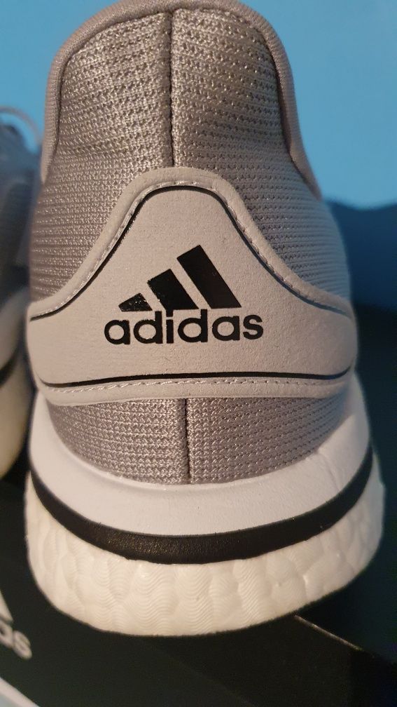Buty męskie sportowe Adidas Supernova rozmiar 431/3 wkładka 27.5 cm