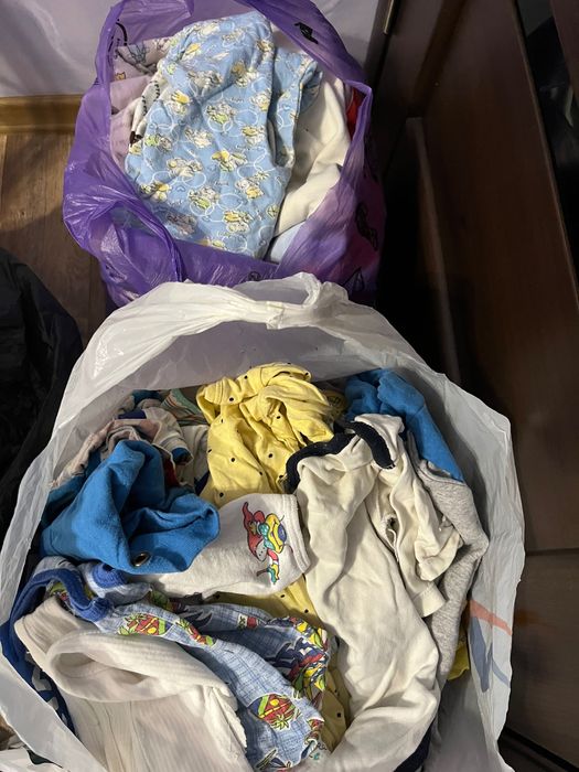 Одяг на новонародженого, хлопчика, пелюшки, взуття, Три великих пакети