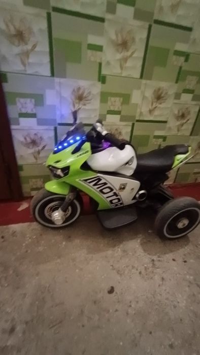 Дитячий електромотоцикол