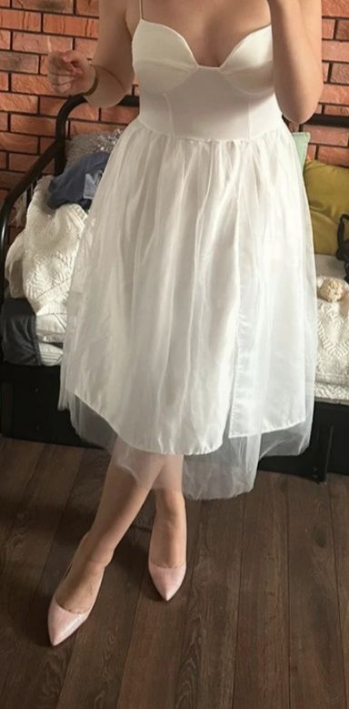 Sukienka biała  stan dobry