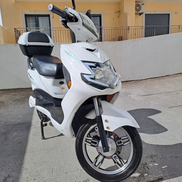 Moto elétrica MILG bateria removível