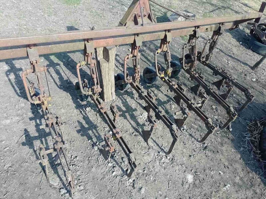 Культиватор міжрядний КРН