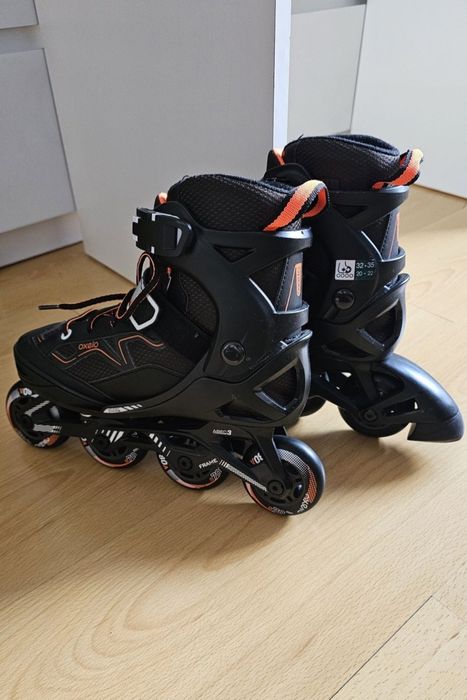 Patins em linha pretos
