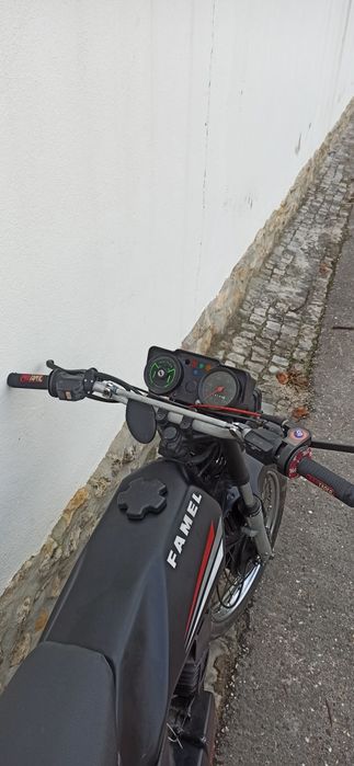 Mtorizada Famel XF-25