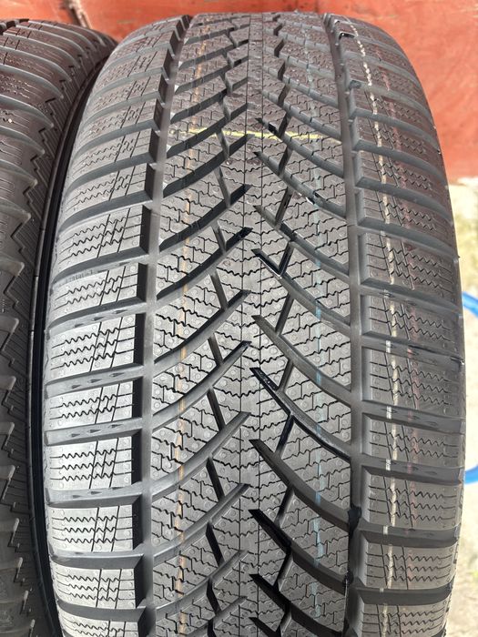 235/50/18 R18 Semperit Speed-Grip 3 зима 2 шт