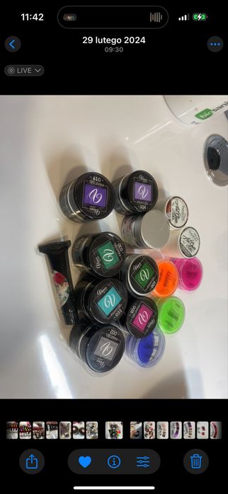 Biurko afinia do manicure z calym osprzetem i 130 hybrydami
