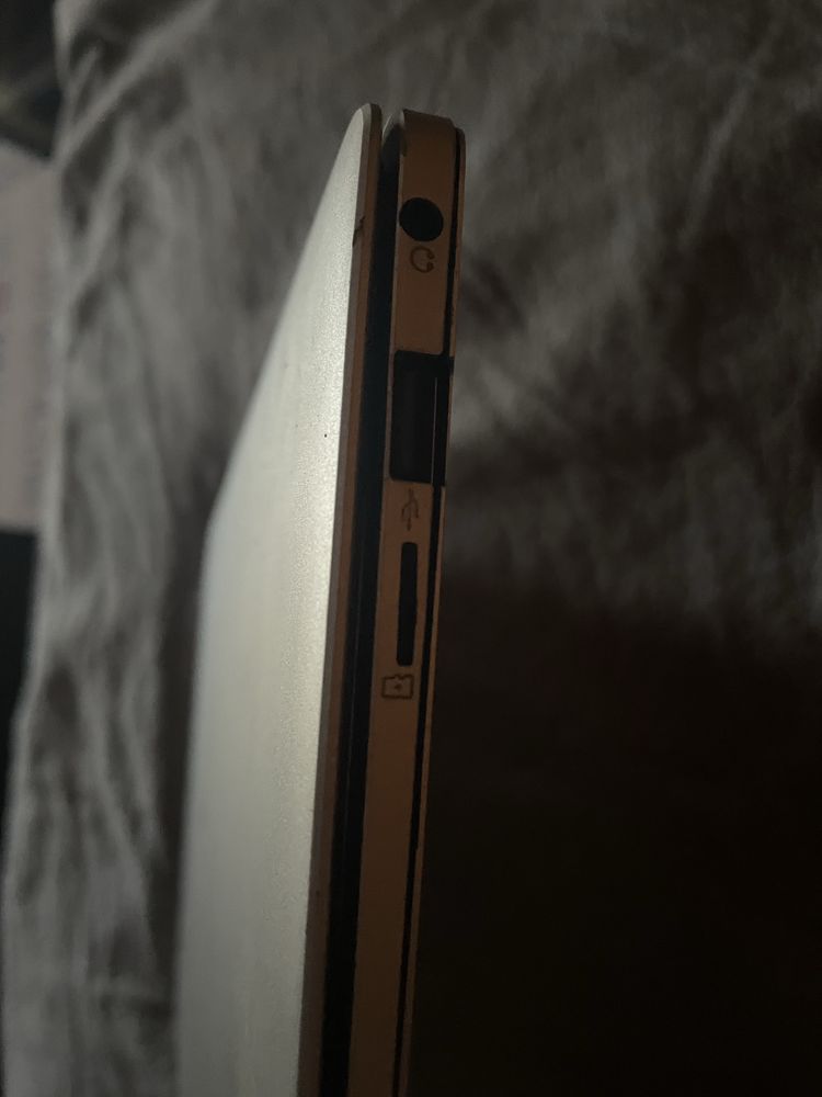 Portatil insys xf7-n1331 como novo