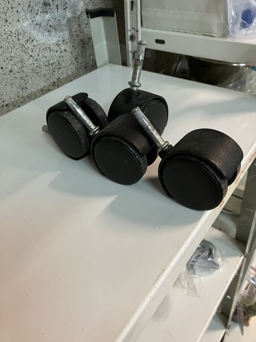 Rodizios varios 1 euro cada para cadeiras e moveis de escritorio