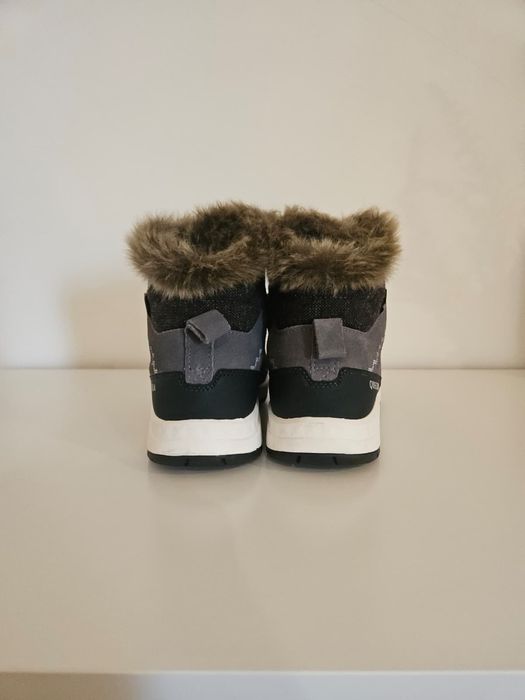 Bota marca Quechua