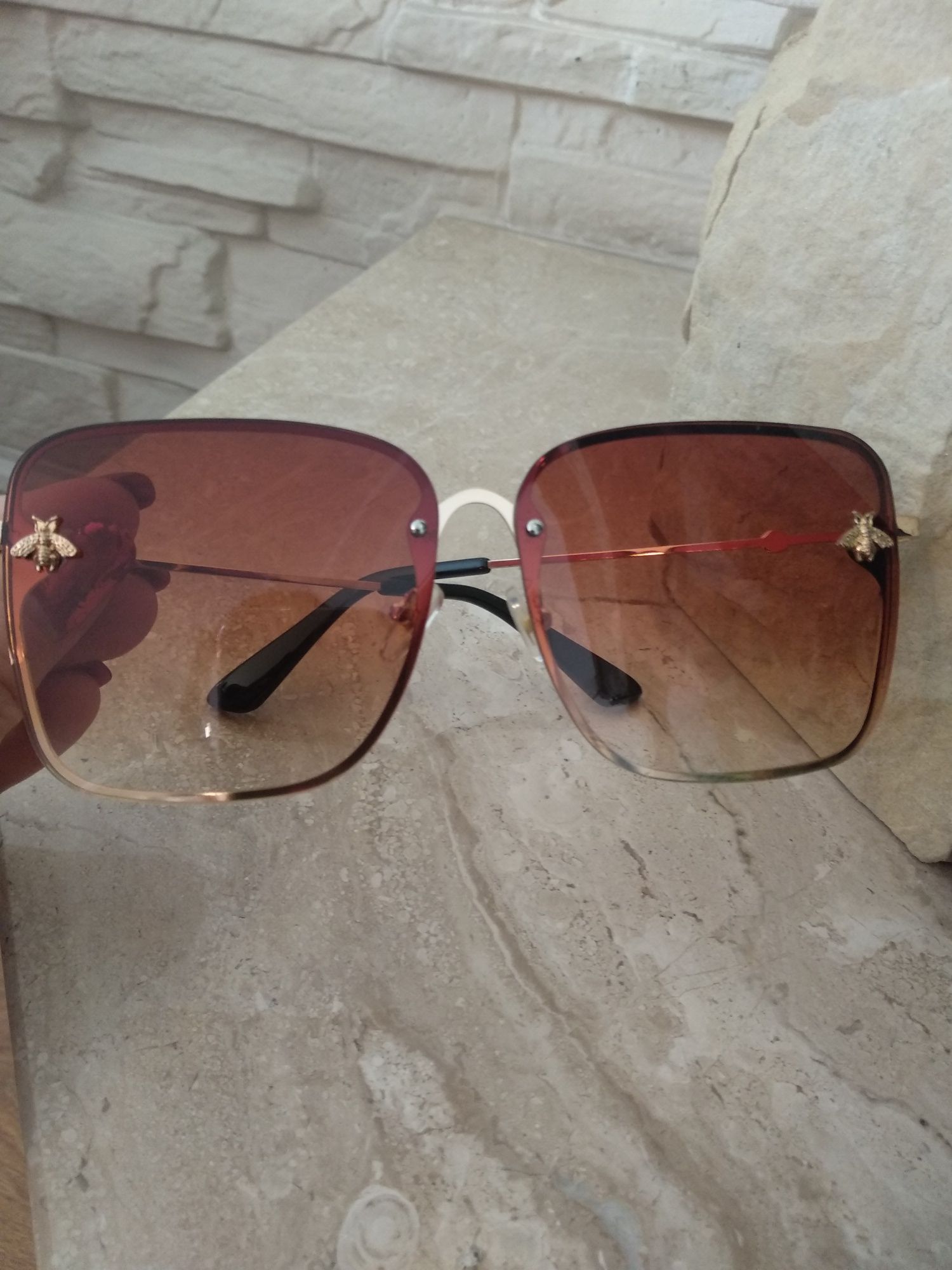 okulary przeciwsłoneczne nowe damskie z muchą