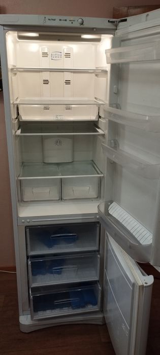 Indesit в гарному робочому стані