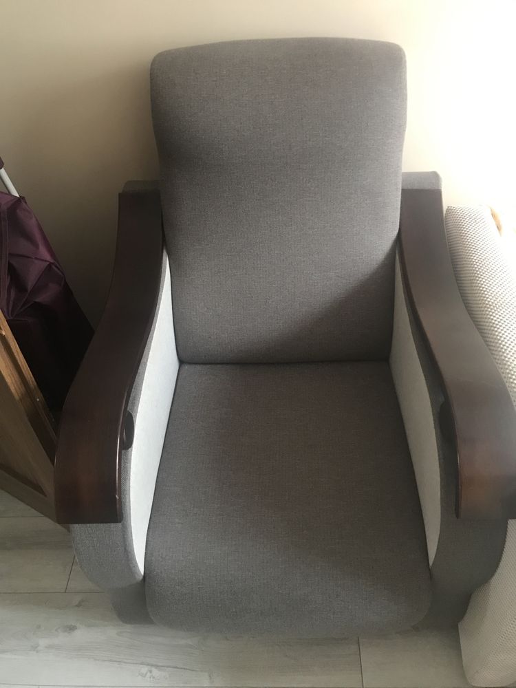 Fotele w bardzo dobrym stanie