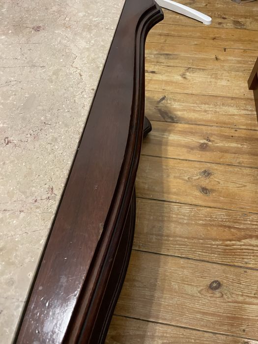 Mesa de centro com pedra mármore