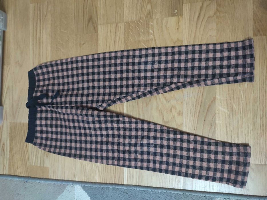 Spodnie w czarno brązową kratkę Zara 110