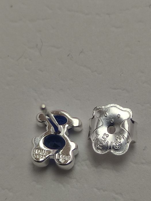 Kolczyki z misiem 8 mm srebro 925 z niebieskim szafirem